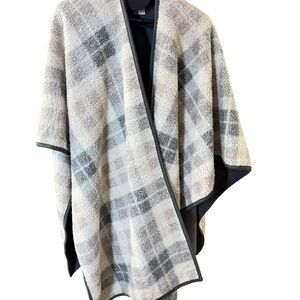 Parasuco Reversible Cozy Fleece Plaid Wrap Poncho – One Size (NWT)